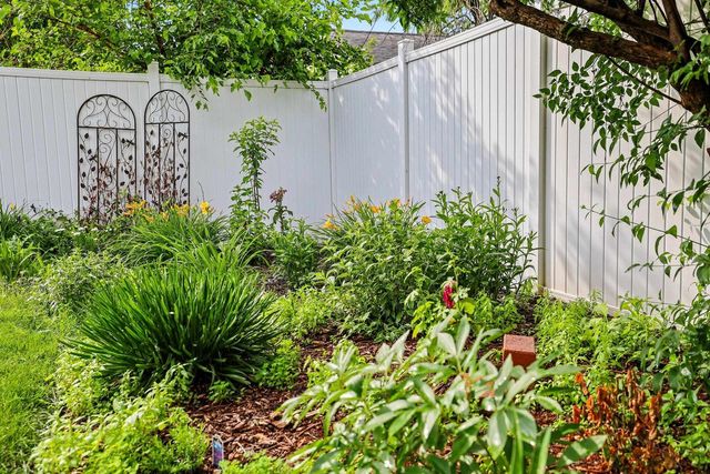 356 WARREN COURT, Green Bay, WI 54301