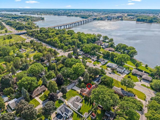 356 WARREN COURT, Green Bay, WI 54301