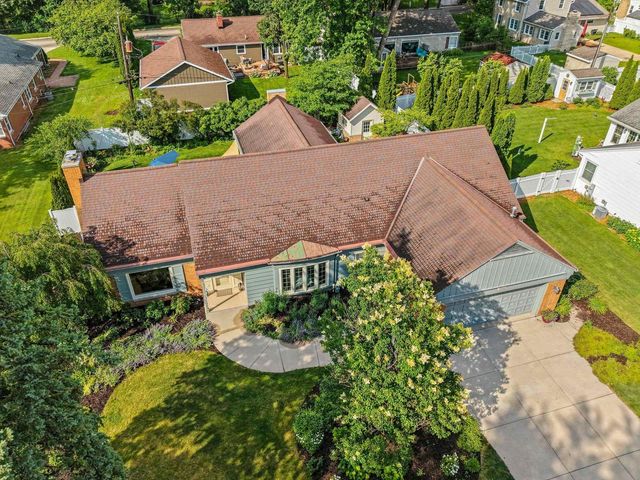 356 WARREN COURT, Green Bay, WI 54301
