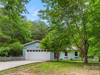 39 Rocking Porch Lane, Asheville, NC 28805