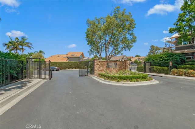 20 Redonda, Irvine, CA 92620