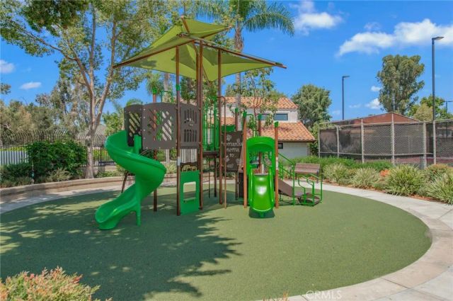 20 Redonda, Irvine, CA 92620