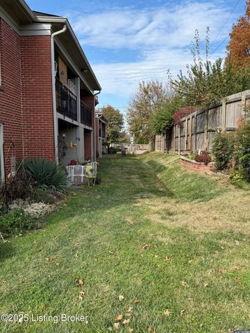 3 Dupont Way, Louisville, KY 40207