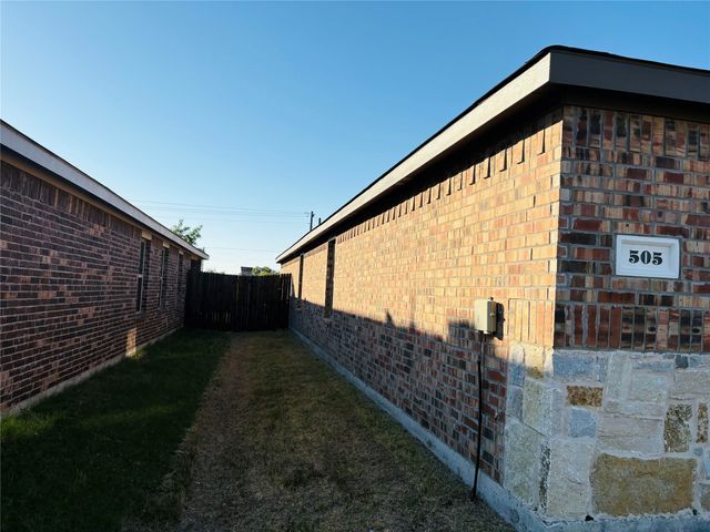 505 Banner Avenue, Royse City, TX 75189