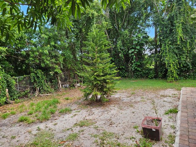 747 S Swinton Avenue 2, Delray Beach, FL 33444