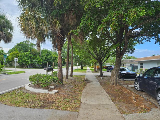 747 S Swinton Avenue 2, Delray Beach, FL 33444