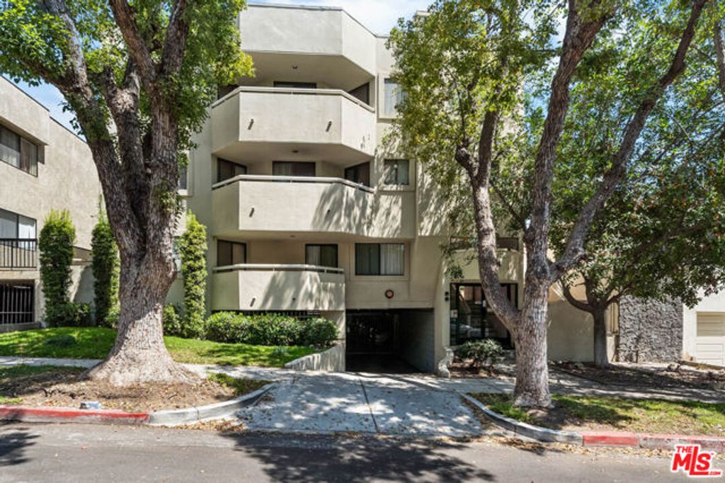554 E San Jose Avenue 203, Burbank, CA 91501