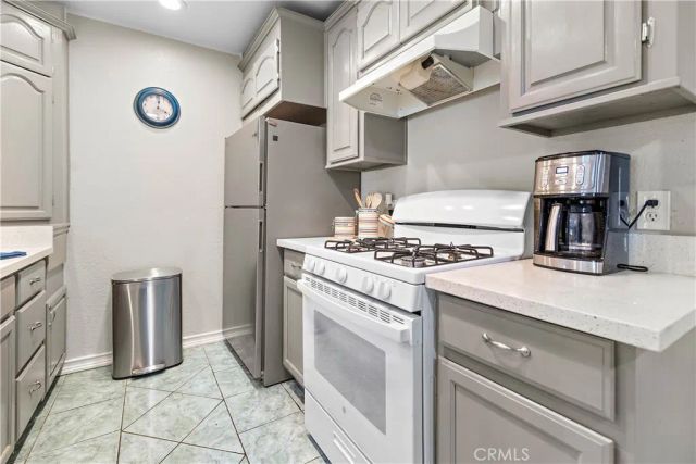 215 Wichita Ave. 306, Huntington Beach, CA 92648