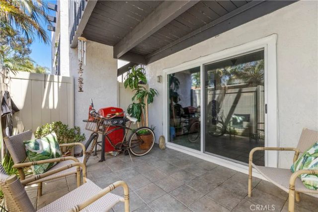 215 Wichita Ave. 306, Huntington Beach, CA 92648