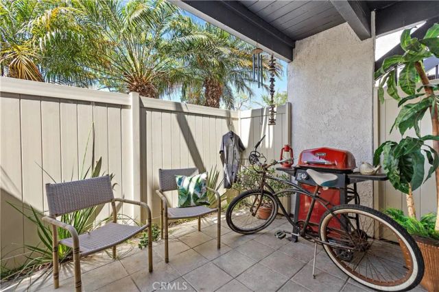 215 Wichita Ave. 306, Huntington Beach, CA 92648