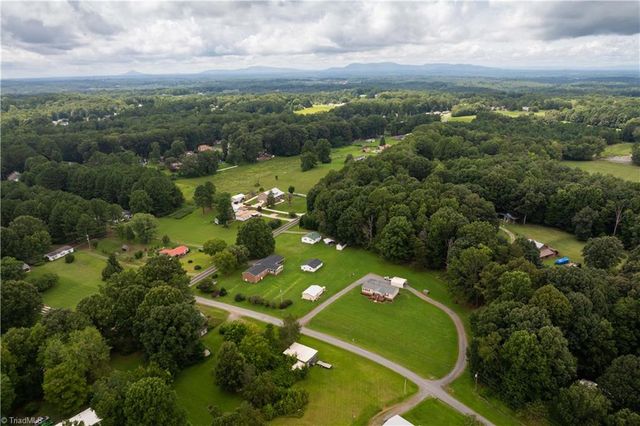 5661 Dewitt Farm Road, Belews Creek, NC 27009