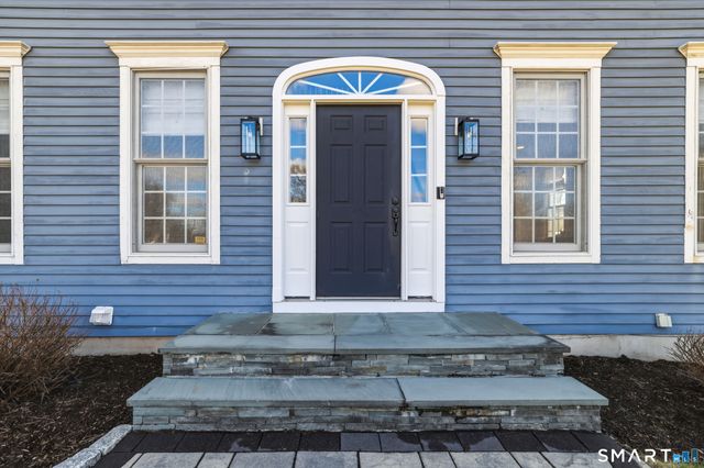 10 Buckingham Lane, West Hartford, CT 06117