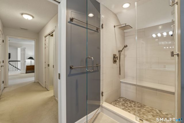 10 Buckingham Lane, West Hartford, CT 06117