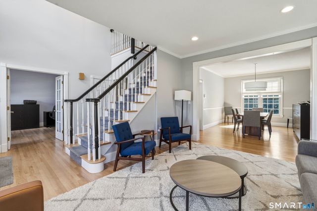 10 Buckingham Lane, West Hartford, CT 06117