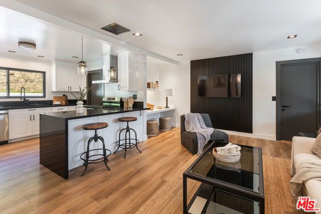 6427 Tahoe Drive, Los Angeles, CA 90068