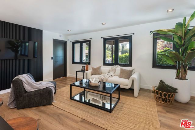 6427 Tahoe Drive, Los Angeles, CA 90068