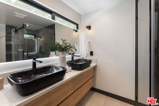 6427 Tahoe Drive, Los Angeles, CA 90068