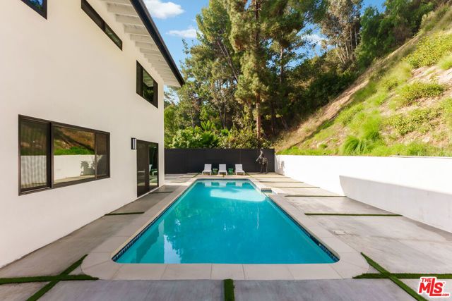 6427 Tahoe Drive, Los Angeles, CA 90068