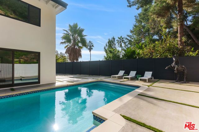 6427 Tahoe Drive, Los Angeles, CA 90068