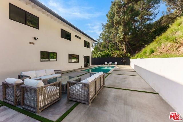 6427 Tahoe Drive, Los Angeles, CA 90068