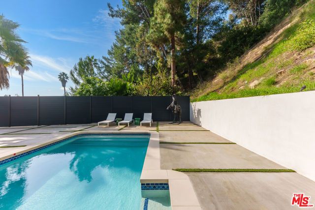 6427 Tahoe Drive, Los Angeles, CA 90068