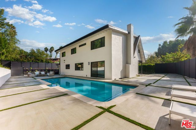 6427 Tahoe Drive, Los Angeles, CA 90068
