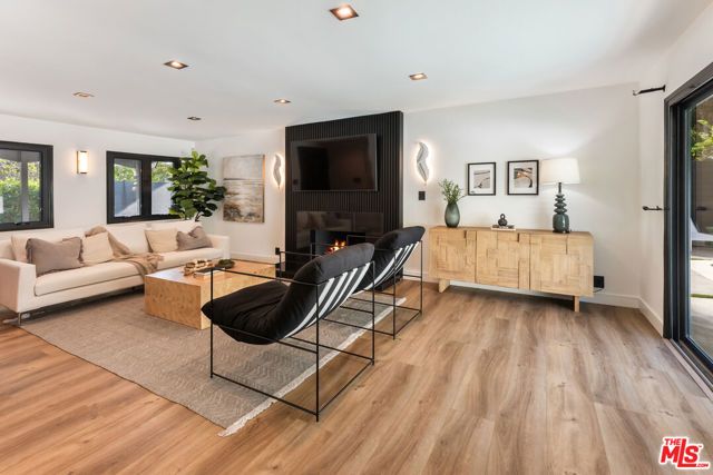 6427 Tahoe Drive, Los Angeles, CA 90068