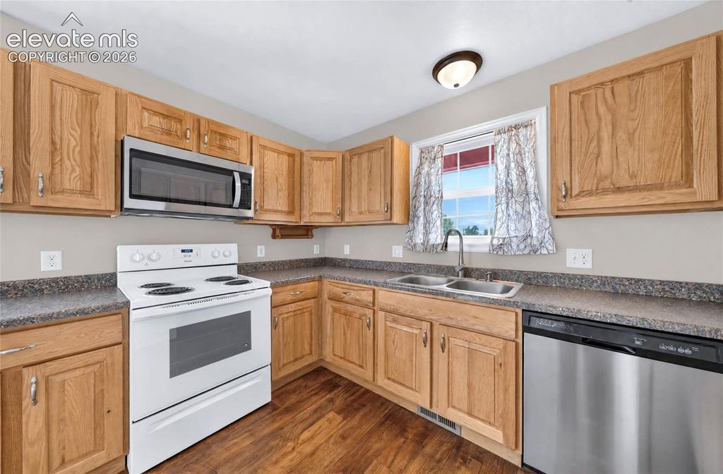 203 Red Finch Lane, Fountain, CO 80817 — photo 5