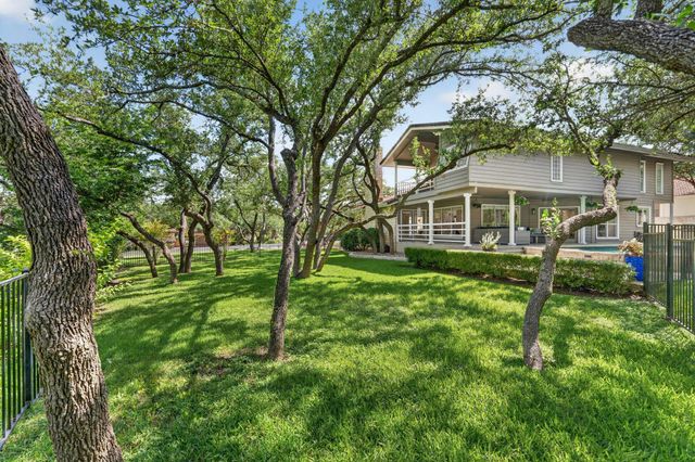 50 Stillmeadow DR, The Hills, TX 78738