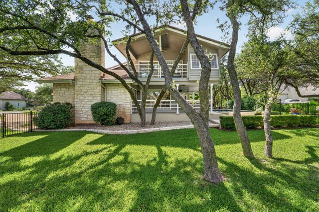 50 Stillmeadow DR, The Hills, TX 78738
