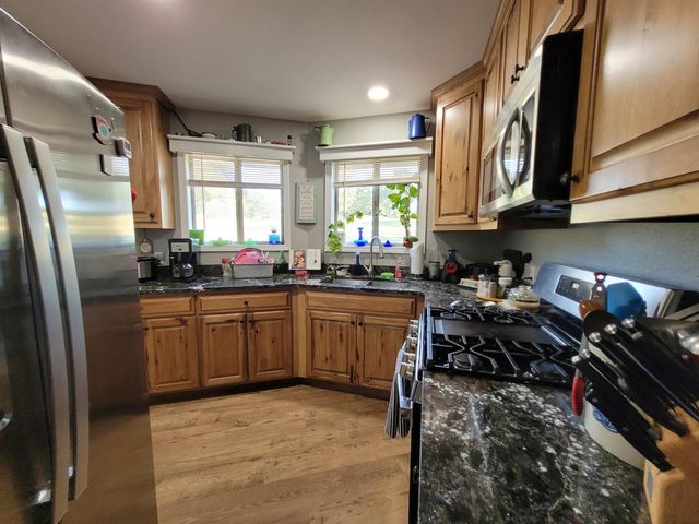 310 W Green Valley Drive, Horseshoe Bend, AR 72512