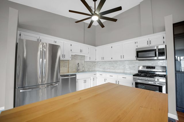 6264 S Gullikson Road 4A, Chicago, IL 60638