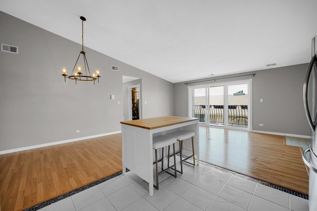 6264 S Gullikson Road 4A, Chicago, IL 60638