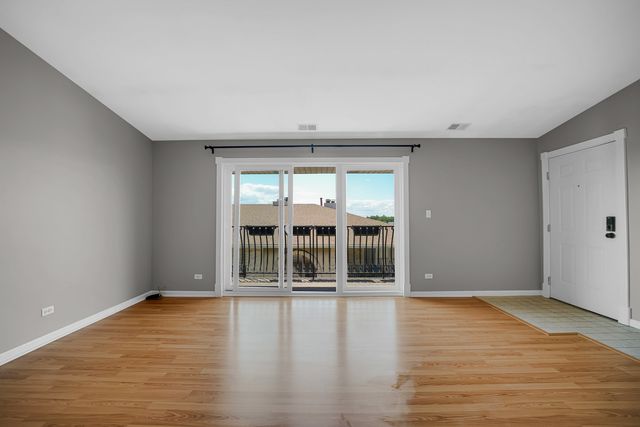 6264 S Gullikson Road 4A, Chicago, IL 60638