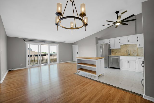 6264 S Gullikson Road 4A, Chicago, IL 60638