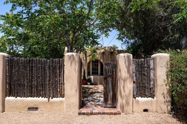 621 W San Francisco, Santa Fe, NM 87501