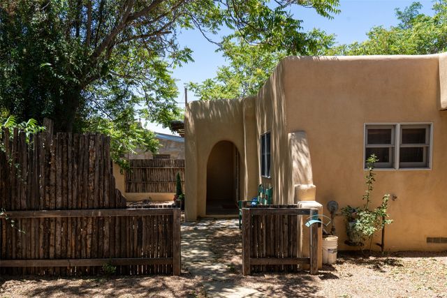 621 W San Francisco, Santa Fe, NM 87501