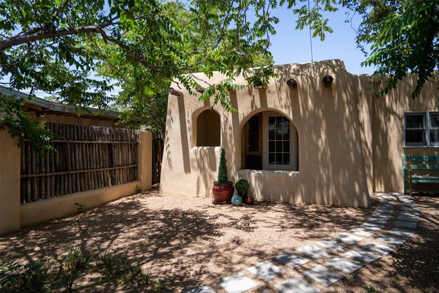 621 W San Francisco, Santa Fe, NM 87501