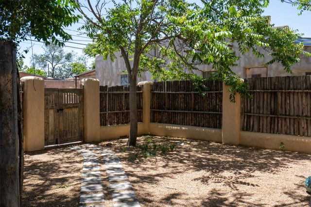 621 W San Francisco, Santa Fe, NM 87501