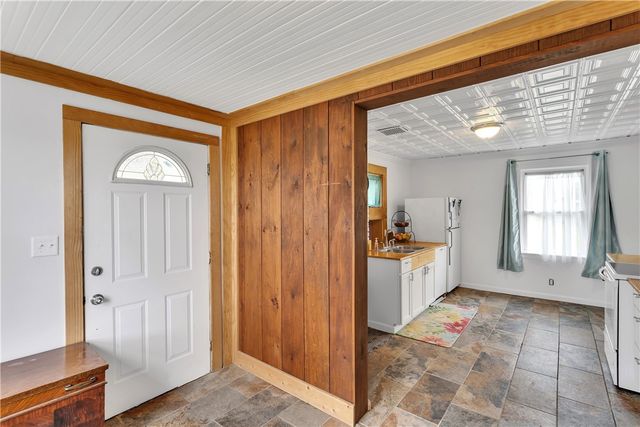 31 Penn, Manor, PA 15665