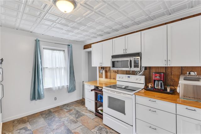 31 Penn, Manor, PA 15665
