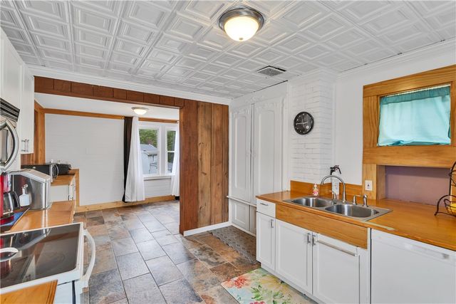 31 Penn, Manor, PA 15665
