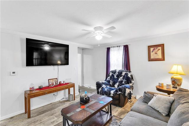 31 Penn, Manor, PA 15665