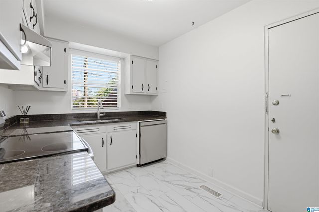 117 Memory Ct Apt B, Mountain Brook, AL 35213