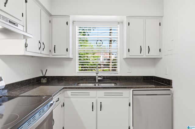 117 Memory Ct Apt B, Mountain Brook, AL 35213