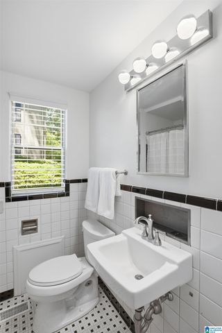 117 Memory Ct Apt B, Mountain Brook, AL 35213
