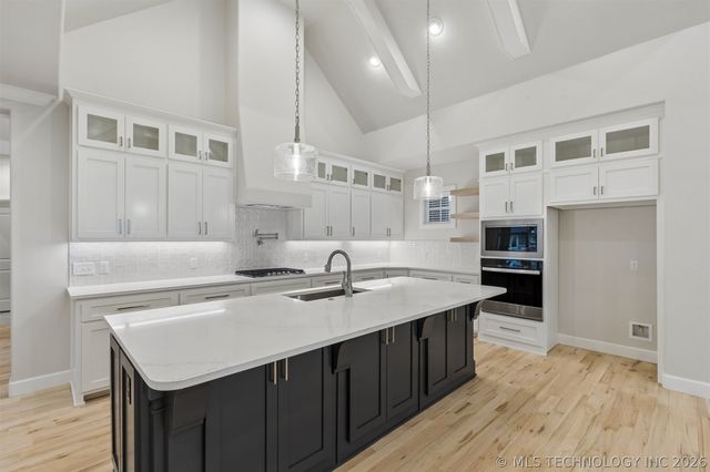 5915 E 127th Place S, Tulsa, OK 74008