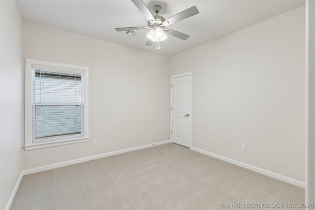 5915 E 127th Place S, Tulsa, OK 74008