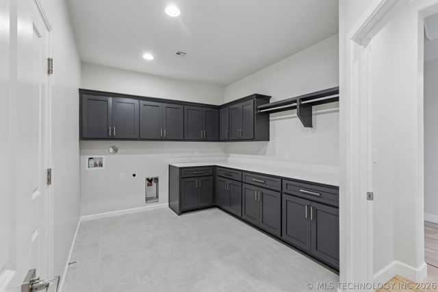 5915 E 127th Place S, Tulsa, OK 74008