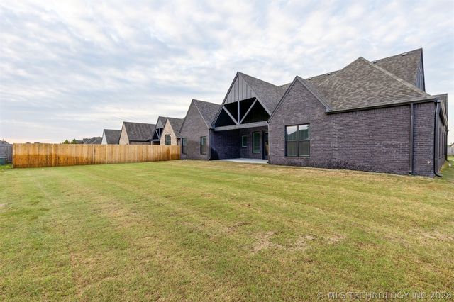 5915 E 127th Place S, Tulsa, OK 74008